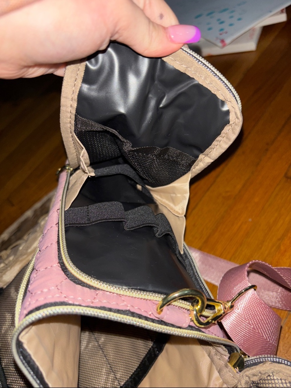 Makeup bag - Picture 3 of 4